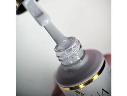 iconic001 nailvana gel lack.jpg